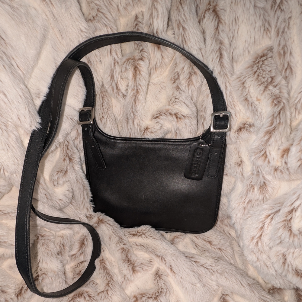 Coach Vintage Black Leather Shoulder Bag NWOT Also Available In Mahogany Brown.